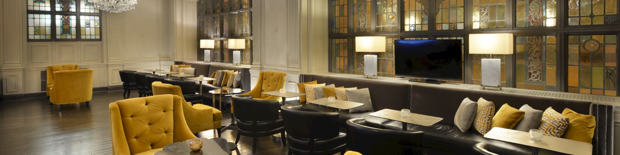 Robie's Restaurant and Lounge at Magnolia Hotel